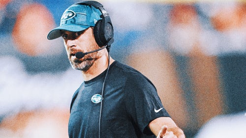 NFL Trending Image: Jets' first game with Aaron Rodgers gets plunged into darkness, internet reacts